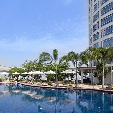 Centara Grand At Centralworld Bangkok Zewnętrze zdjęcie The pool at the hotel