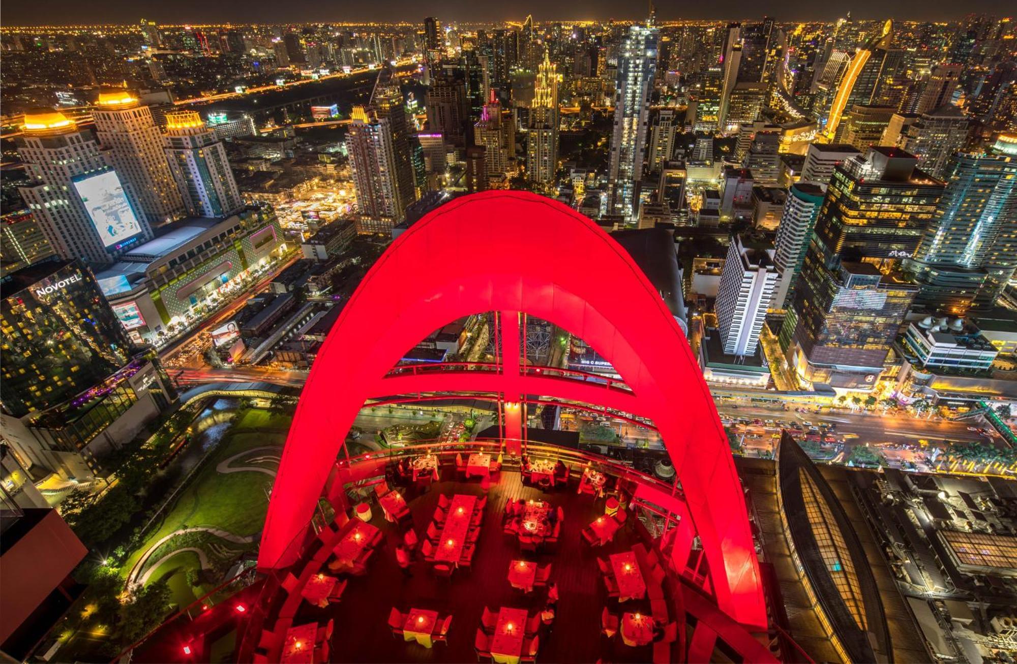Centara Grand At Centralworld Bangkok Zewnętrze zdjęcie The Sky Bar at the top of the Baiyoke II